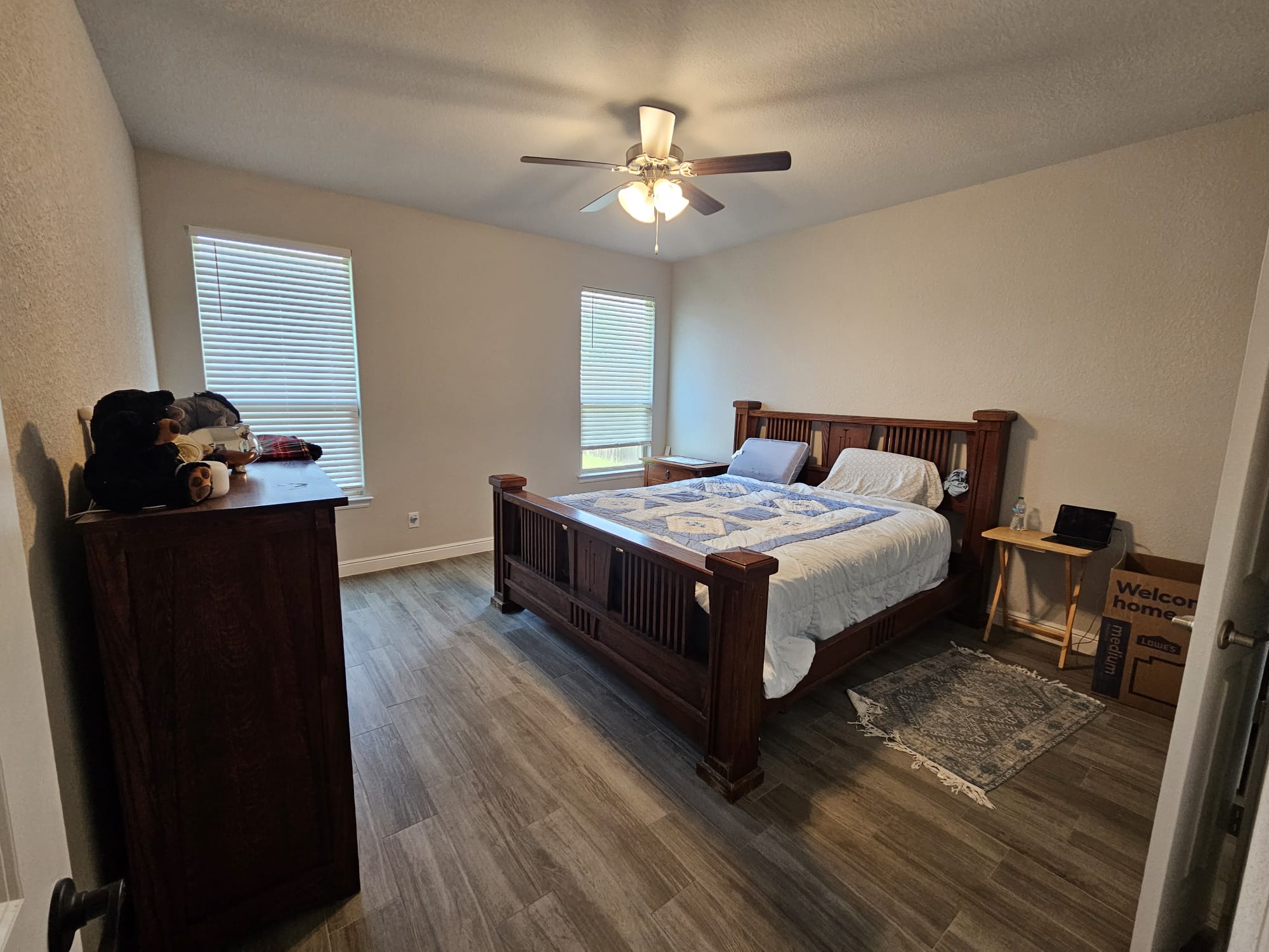 Bedroom 1-min